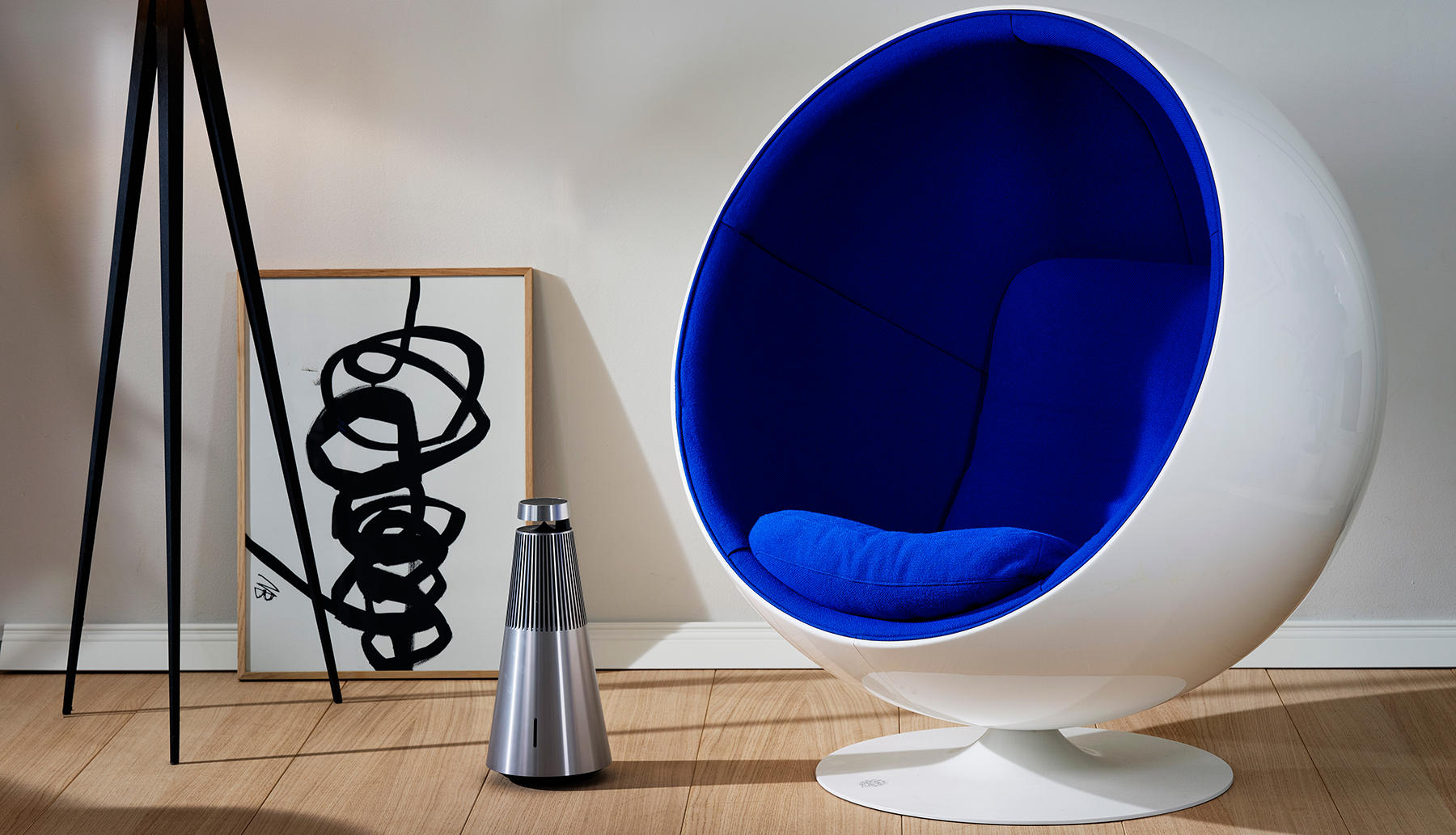 Eero Aarnio Egg pod chair