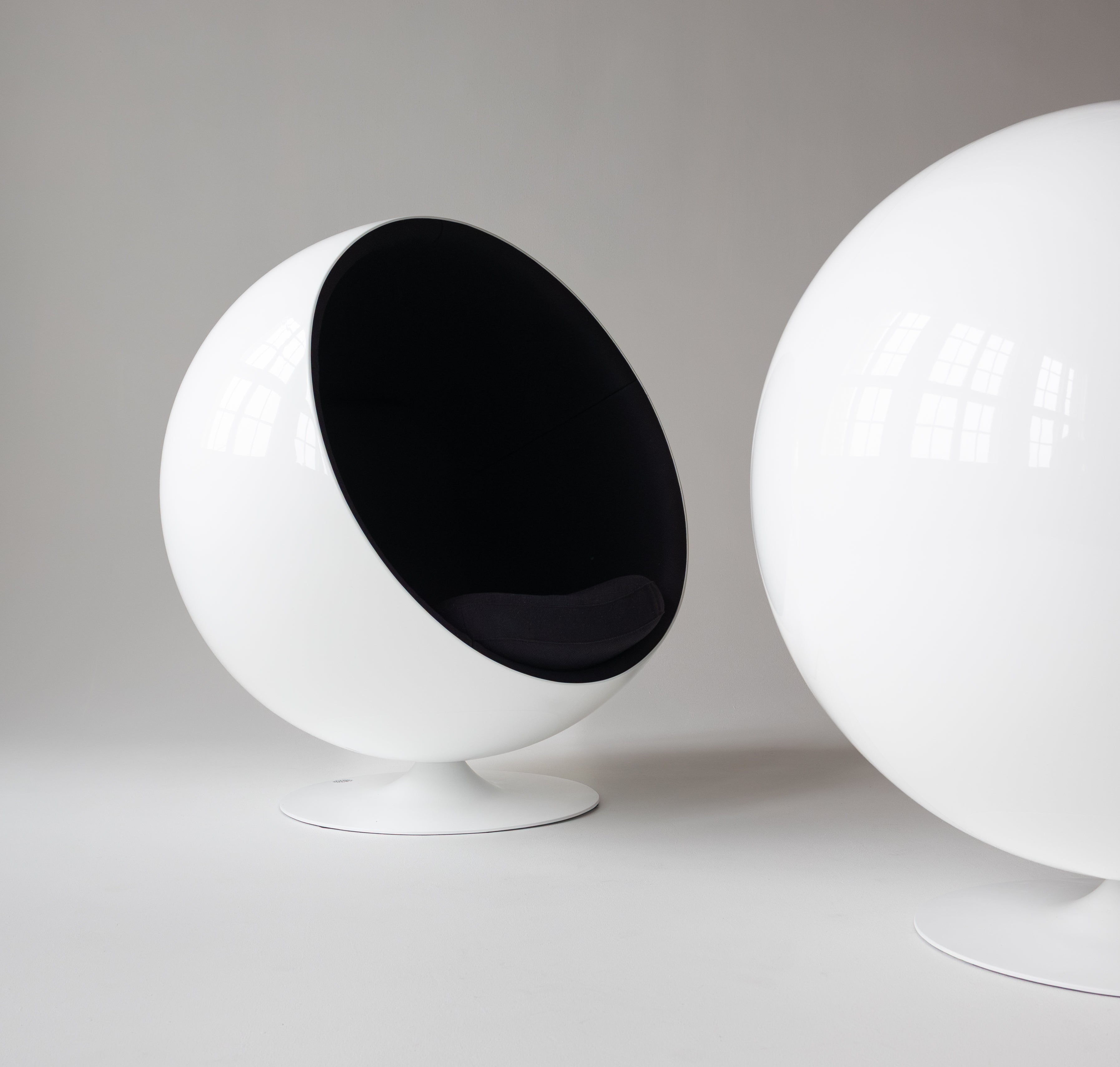 Eero Aarnio Originals - Shop the original designs of Eero Aarnio